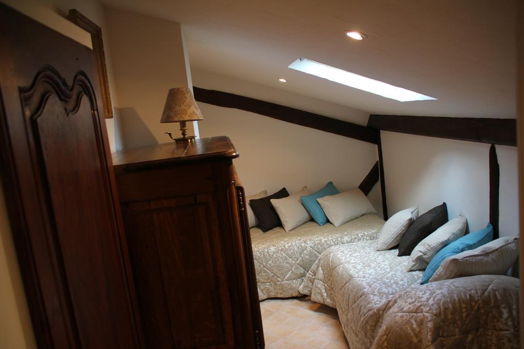 Bed and Breakfast Le Relais De La Tour Ла-Шоссе-Сен-Виктор Экстерьер фото