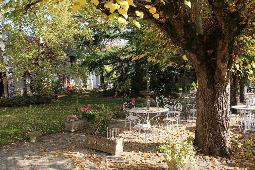 Bed and Breakfast Le Relais De La Tour Ла-Шоссе-Сен-Виктор Экстерьер фото