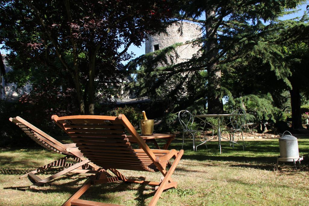 Bed and Breakfast Le Relais De La Tour Ла-Шоссе-Сен-Виктор Экстерьер фото