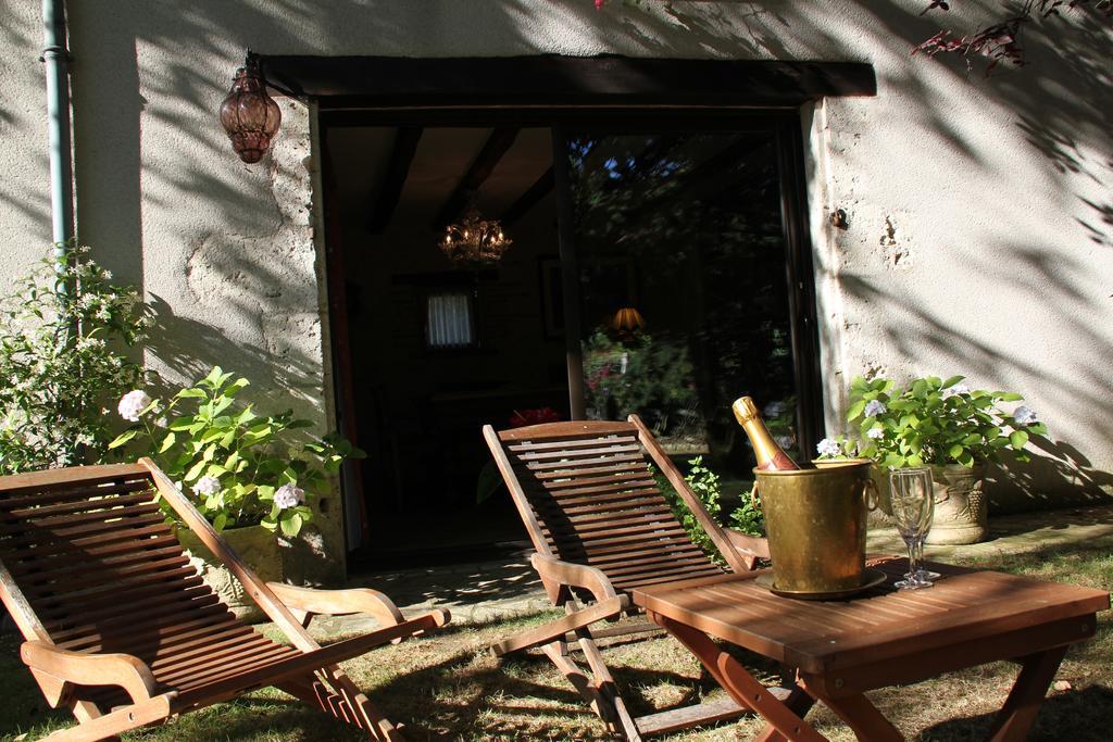 Bed and Breakfast Le Relais De La Tour Ла-Шоссе-Сен-Виктор Экстерьер фото