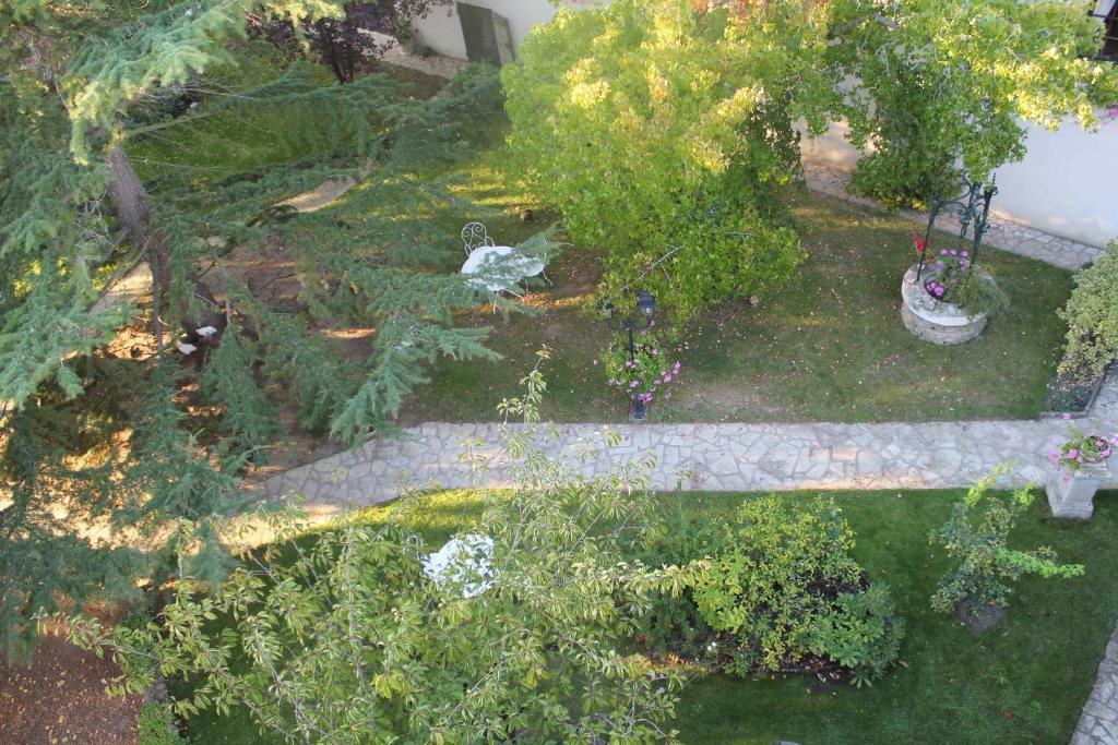 Bed and Breakfast Le Relais De La Tour Ла-Шоссе-Сен-Виктор Экстерьер фото