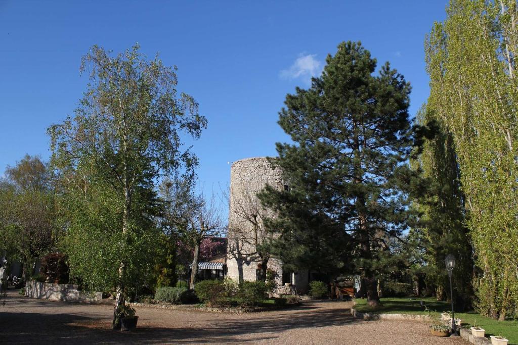 Bed and Breakfast Le Relais De La Tour Ла-Шоссе-Сен-Виктор Экстерьер фото