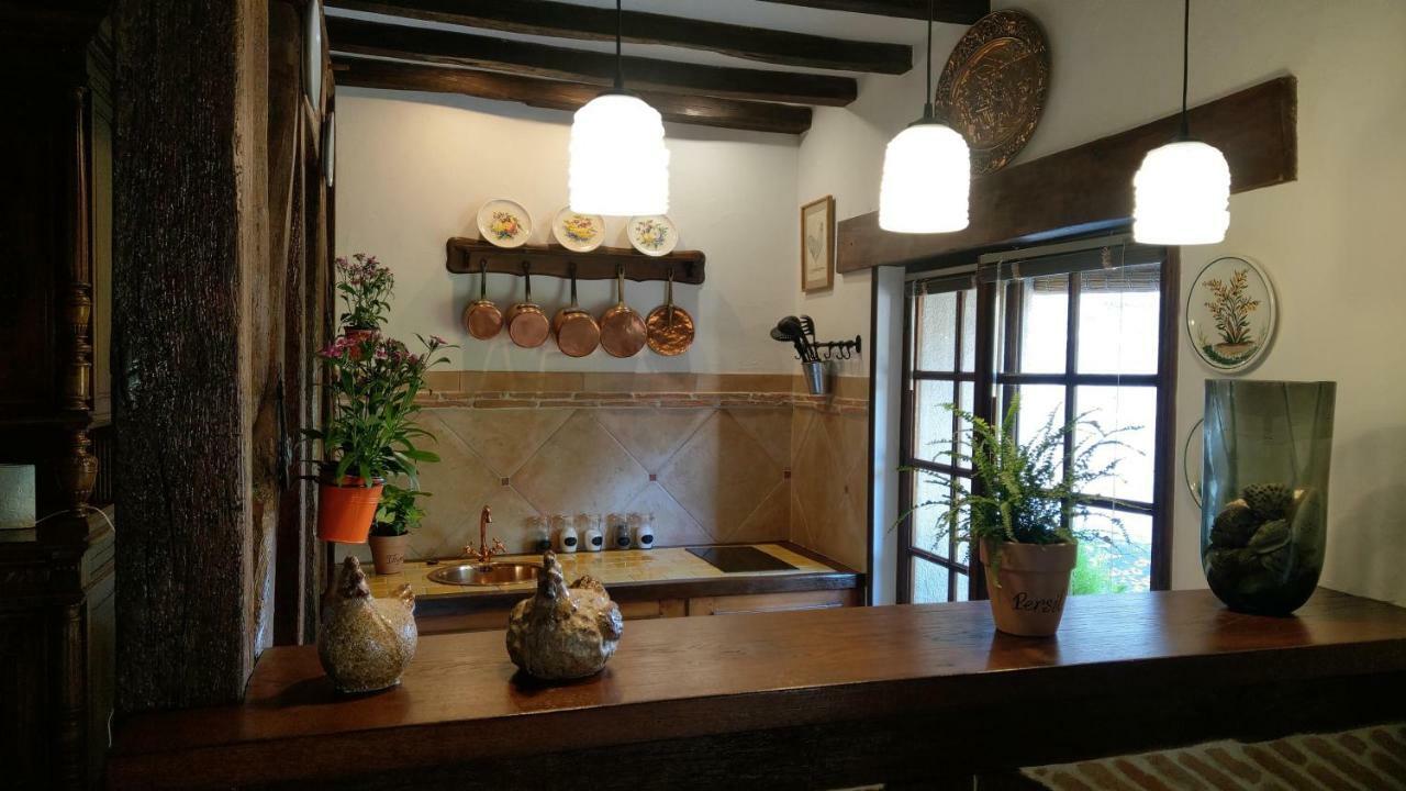 Bed and Breakfast Le Relais De La Tour Ла-Шоссе-Сен-Виктор Экстерьер фото